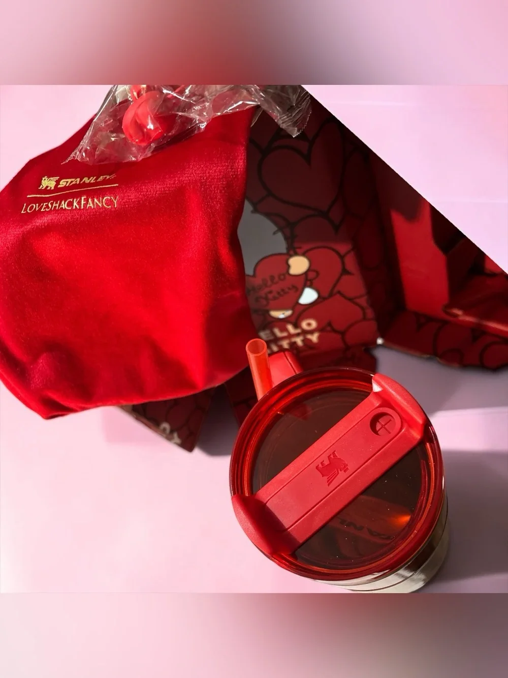 NIB Stanley x Red Hello Kitty Sweet Hearts 40 oz FlowState Quencher H2.0 Tumbler